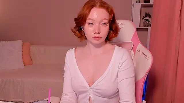 Snapshot of foxyMistrees chatting on December 25, 2024, 3:29 am foxyMistrees online show from December 25, 2024, 3:29 am