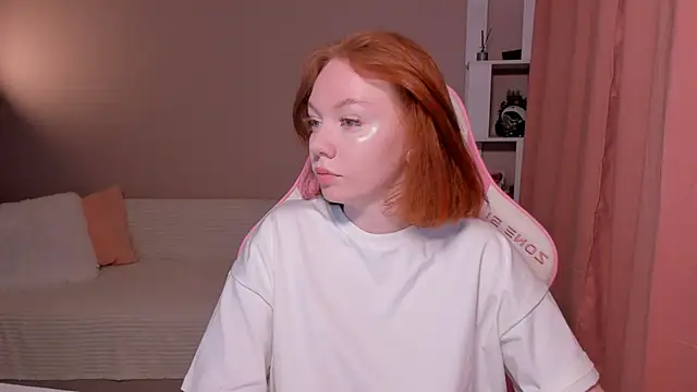Snapshot of foxyMistrees chatting on February 17, 2025, 11:53 pm foxyMistrees online show from February 17, 2025, 11:53 pm