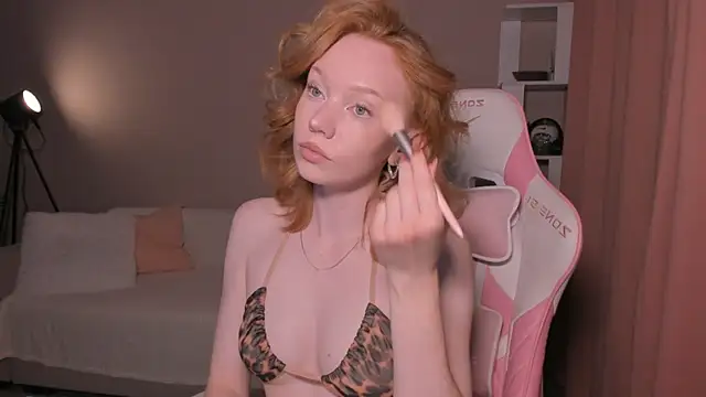 Snapshot of foxyMistrees chatting on September 8, 2025, 11:59 pm foxyMistrees online show from September 8, 2025, 11:59 pm