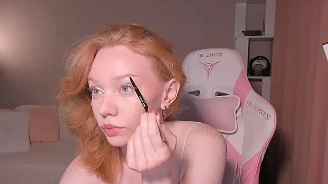 Snapshot of foxyMistrees chatting on September 12, 2025, 12:00 am foxyMistrees online show from September 12, 2025, 12:00 am