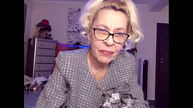 Snapshot of HornyMilf_555 chatting on October 6, 2025, 1:08 pm HornyMilf 555 online show from October 6, 2025, 1:08 pm