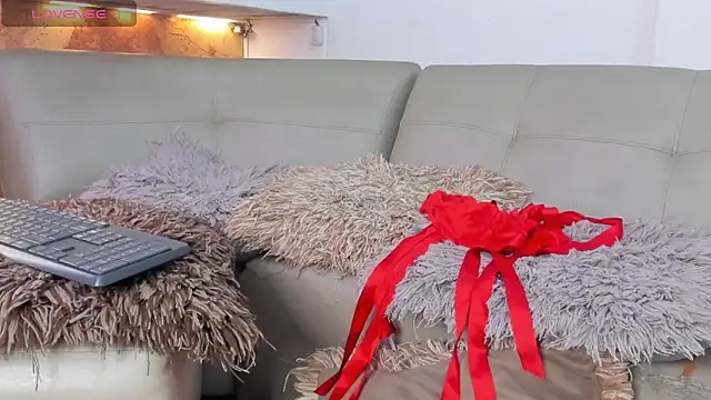 DahianaLincoln online show from December 3, 2025, 11:03 pm