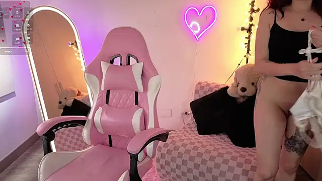 Snapshot of violet_ch chatting on February 13, 2026, 6:26 pm violet ch online show from February 13, 2026, 6:26 pm