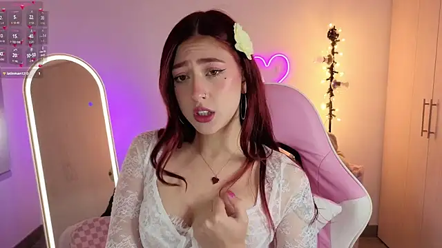 Snapshot of violet_ch chatting on February 16, 2026, 6:48 pm violet ch online show from February 16, 2026, 6:48 pm