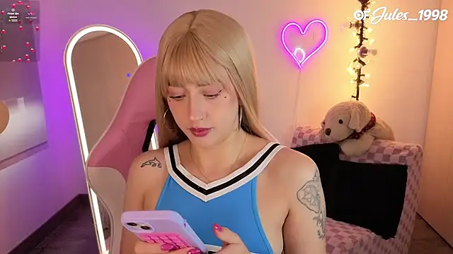 Snapshot of violet_ch chatting on February 23, 2026, 7:33 pm violet ch online show from February 23, 2026, 7:33 pm