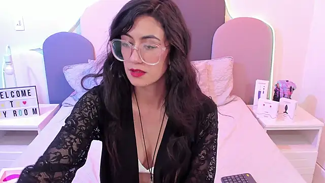 SophieGomez22 online show from January 16, 2025, 5:44 pm