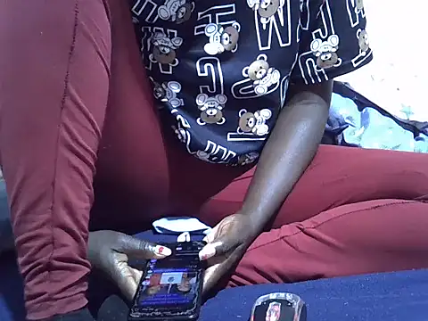 lovely gir online show from November 6, 2025, 9:37 pm