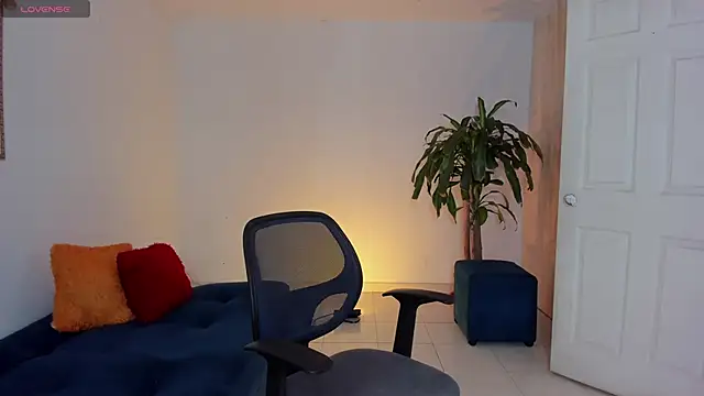 Snapshot of Ares_Johnson chatting on October 28, 2025, 1:25 pm Ares Johnson online show from October 28, 2025, 1:25 pm