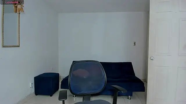 Snapshot of Ares_Johnson chatting on November 5, 2025, 1:33 pm Ares Johnson online show from November 5, 2025, 1:33 pm