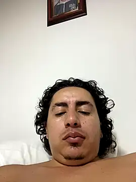 DanielGomez9 online show from November 3, 2025, 2:24 am