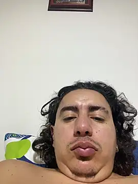 DanielGomez9 online show from April 3, 2026, 5:49 am