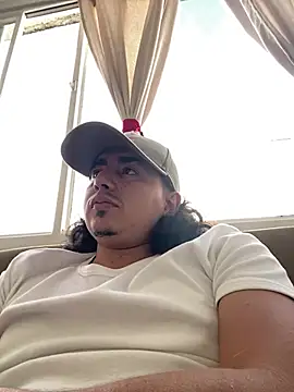 Snapshot of DanielGomez9 chatting on July 28, 2026, 9:14 pm DanielGomez9 online show from July 28, 2026, 9:14 pm