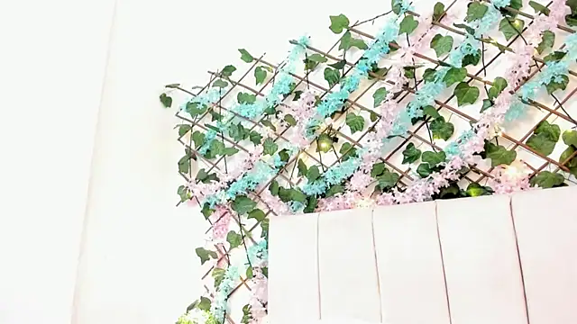 LexiiBloom online show from September 14, 2025, 10:47 am