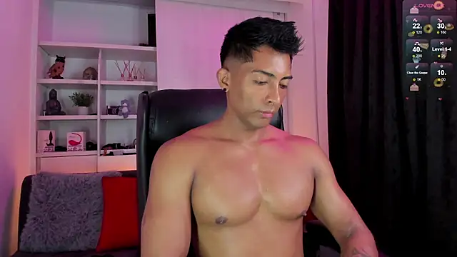 Snapshot of Couple_muscle1 chatting on December 21, 2024, 2:04 pm Couple muscle1 online show from December 21, 2024, 2:04 pm