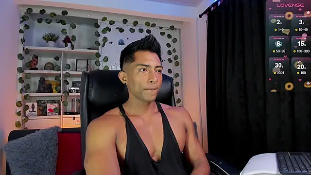 Snapshot of Couple_muscle1 chatting on December 29, 2024, 10:57 pm Couple muscle1 online show from December 29, 2024, 10:57 pm