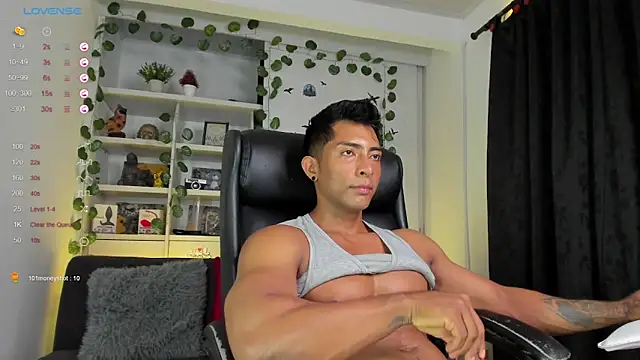 Snapshot of Couple_muscle1 chatting on January 24, 2025, 1:57 pm Couple muscle1 online show from January 24, 2025, 1:57 pm