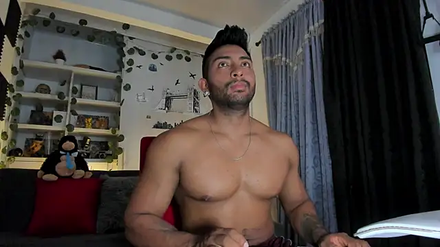 Snapshot of Couple_muscle1 chatting on September 14, 2025, 10:20 pm Couple muscle1 online show from September 14, 2025, 10:20 pm