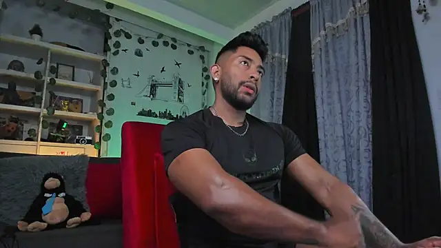 Snapshot of Couple_muscle1 chatting on November 3, 2025, 10:53 pm Couple muscle1 online show from November 3, 2025, 10:53 pm