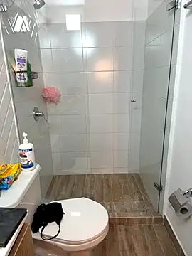 Eva Gonzalez online show from October 5, 2025, 2:48 pm