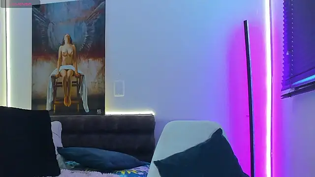 marianaa90 online show from June 12, 2026, 3:33 pm
