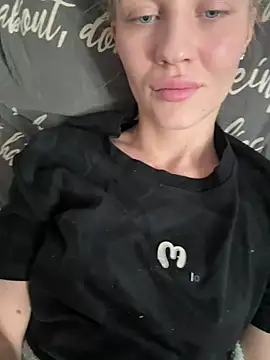 Nikol Clare online show from May 30, 2026, 12:35 pm
