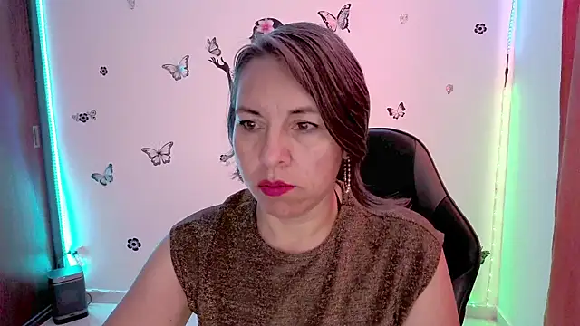 Lady breaks hearts online show from July 13, 2026, 2:53 pm