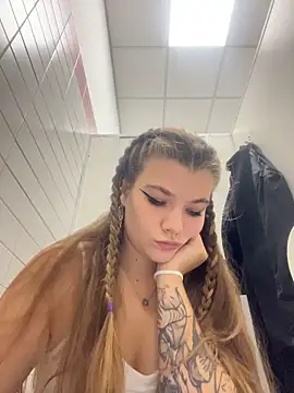 Holy Tereza online show from November 2, 2025, 3:36 pm