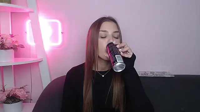 MilanaAngelAs online show from December 1, 2025, 8:36 pm