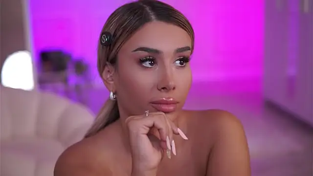 Snapshot of EvaZane chatting on November 12, 2025, 7:24 pm EvaZane online show from November 12, 2025, 7:24 pm