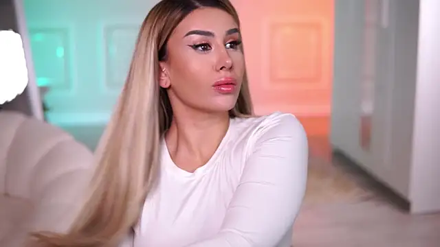 Snapshot of EvaZane chatting on November 19, 2025, 8:20 pm EvaZane online show from November 19, 2025, 8:20 pm