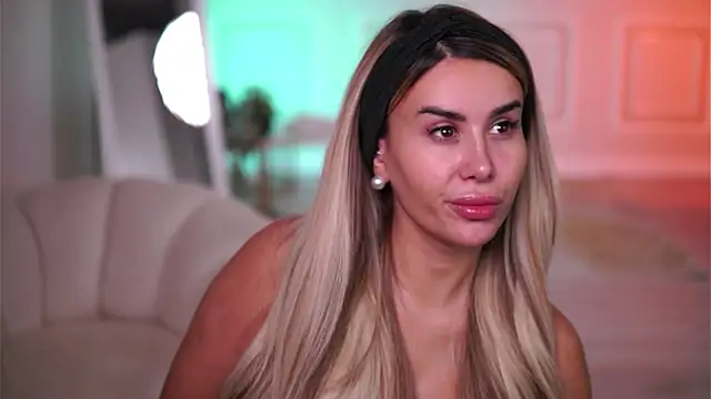 Snapshot of EvaZane chatting on November 29, 2025, 10:02 pm EvaZane online show from November 29, 2025, 10:02 pm