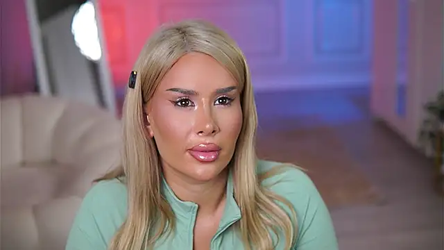 EvaZane online show from February 6, 2026, 8:34 pm