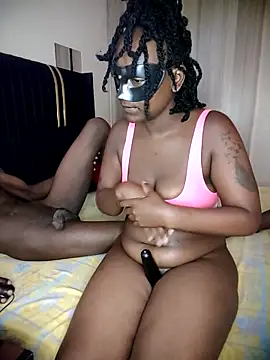 Snapshot of KikiLovesD chatting on November 18, 2025, 9:03 am KikiLovesD online show from November 18, 2025, 9:03 am