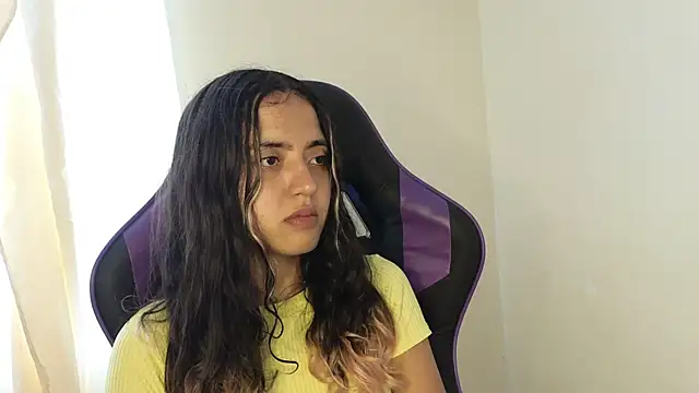 Snapshot of ViolettaSummer chatting on February 2, 2025, 5:15 pm ViolettaSummer online show from February 2, 2025, 5:15 pm