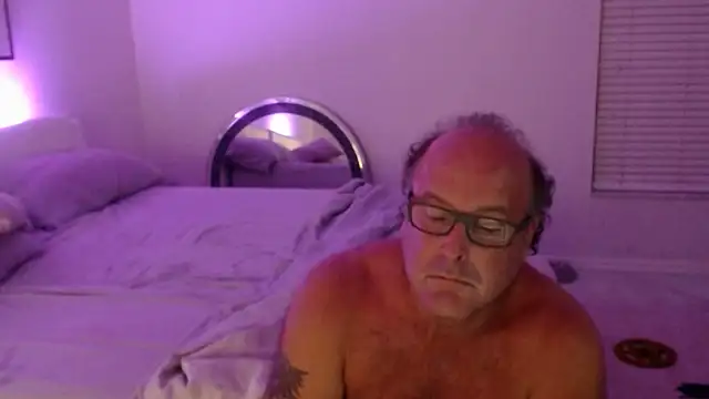 Snapshot of Walkingboots chatting on September 11, 2025, 8:36 am Walkingboots online show from September 11, 2025, 8:36 am