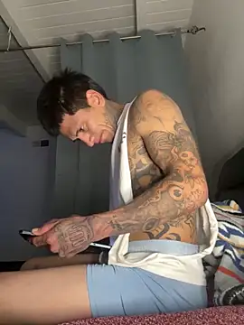 Snapshot of Papinine6 chatting on October 31, 2025, 9:54 am Papinine6 online show from October 31, 2025, 9:54 am