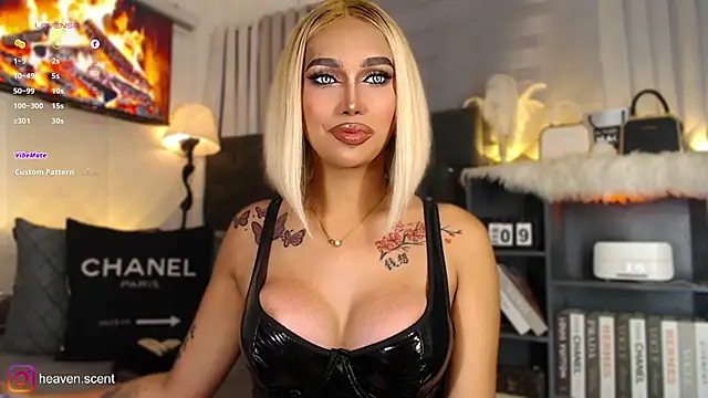Snapshot of Angela_foxx chatting on February 9, 2025, 6:37 pm Angela foxx online show from February 9, 2025, 6:37 pm