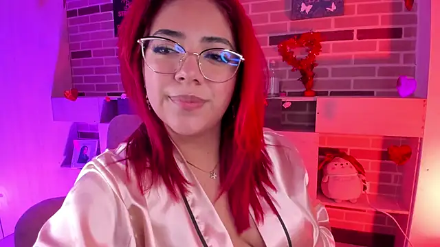 Snapshot of Rousse_Collinss chatting on February 25, 2025, 4:00 pm Rousse Collinss online show from February 25, 2025, 4:00 pm