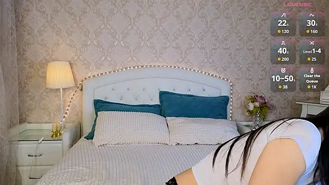 Snapshot of Kaia_Sunshine_Mia chatting on October 5, 2025, 7:07 am Kaia Sunshine Mia online show from October 5, 2025, 7:07 am