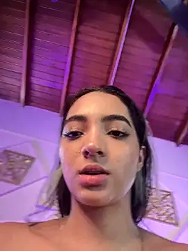 AdelineEvanss online show from December 6, 2024, 5:09 am