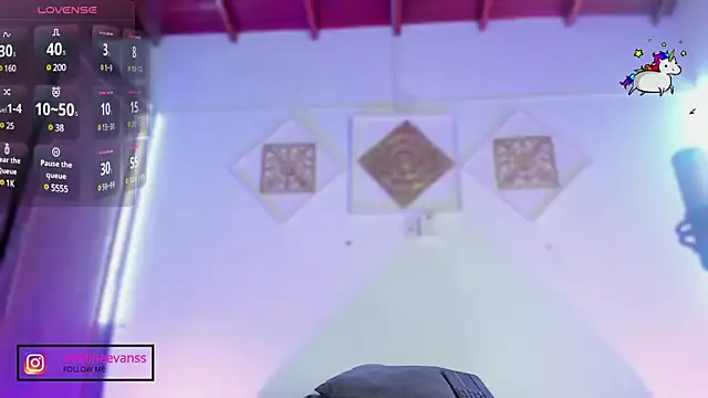 AdelineEvanss online show from January 12, 2025, 7:53 am