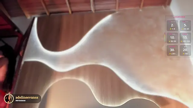 AdelineEvanss online show from October 7, 2025, 9:45 pm