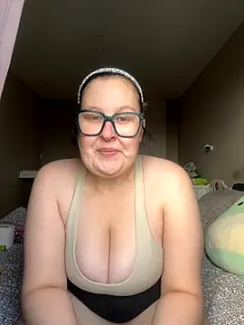 Snapshot of Misssmilf chatting on September 14, 2025, 11:42 am Misssmilf online show from September 14, 2025, 11:42 am