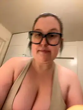 Snapshot of Misssmilf chatting on October 1, 2025, 4:46 pm Misssmilf online show from October 1, 2025, 4:46 pm