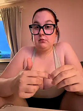 Snapshot of Misssmilf chatting on October 2, 2025, 4:47 pm Misssmilf online show from October 2, 2025, 4:47 pm