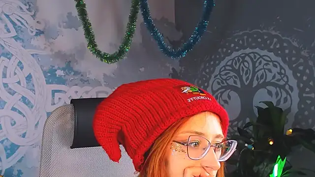 Snapshot of Orianna_Fox chatting on December 25, 2024, 6:41 pm Orianna Fox online show from December 25, 2024, 6:41 pm