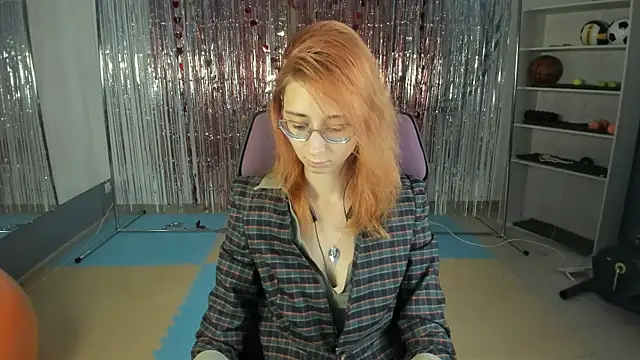 Snapshot of Orianna_Fox chatting on March 23, 2025, 5:10 am Orianna Fox online show from March 23, 2025, 5:10 am