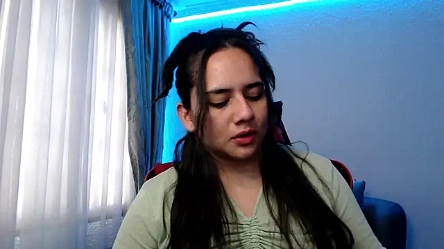 Lexyevans online show from December 2, 2024, 7:38 pm