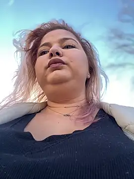 AllysonK online show from December 18, 2024, 9:36 am