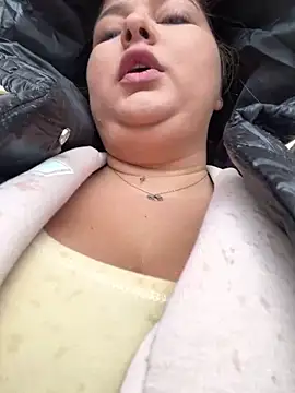 AllysonK online show from December 26, 2024, 9:22 am